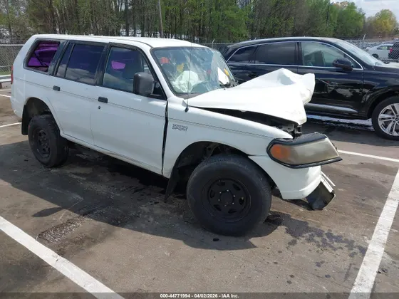 2001 Mitsubishi Montero Sport ES