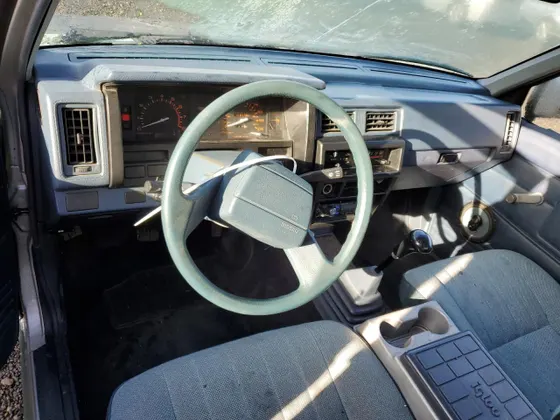 1989 Nissan Hardbody King Cab 2WD KING CAB