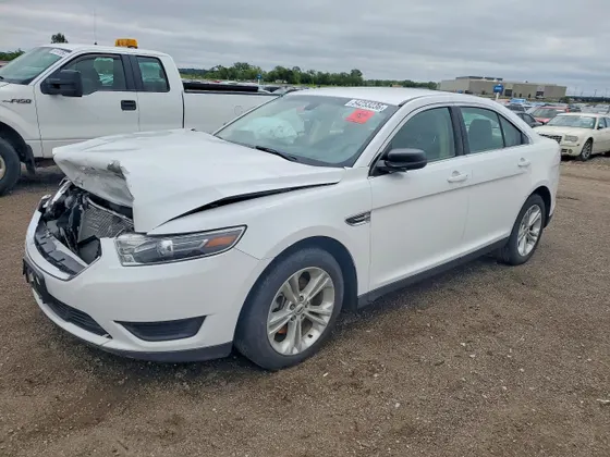 2017 Ford Taurus SE