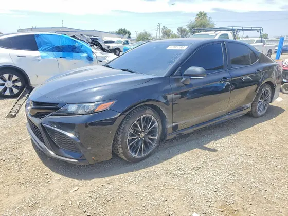 2021 Toyota Camry SE