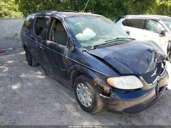 2004 Chrysler Town & Country LX