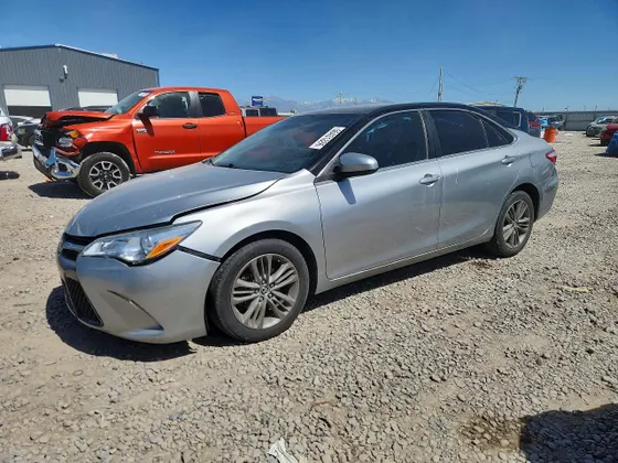 2016 Toyota Camry SE