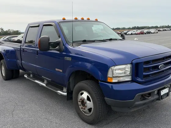 2003 Ford Super Duty F-350 DRW XL