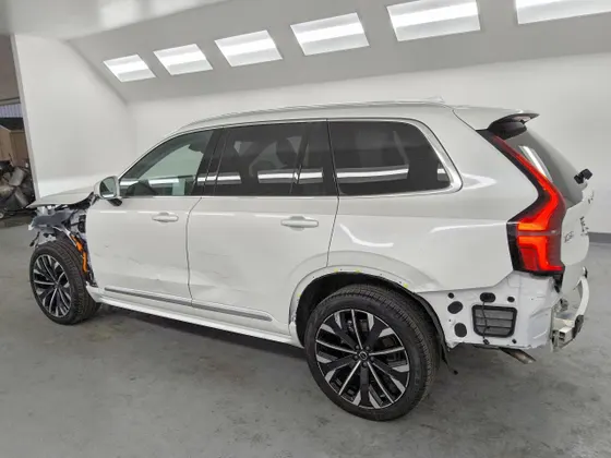 2025 Volvo XC90 Plug-In Hybrid Ultra