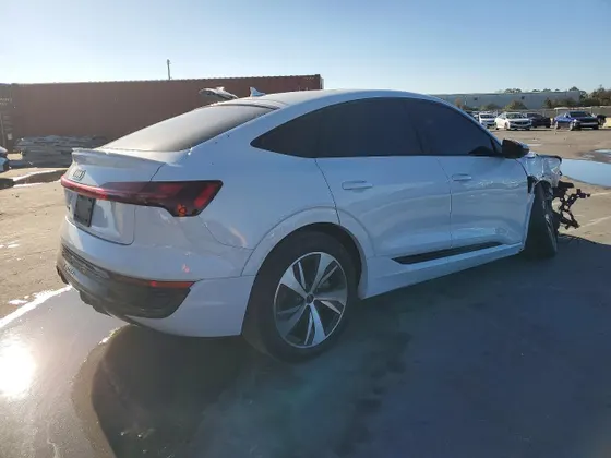 2024 Audi Q8 e-tron Sportback S line Premium