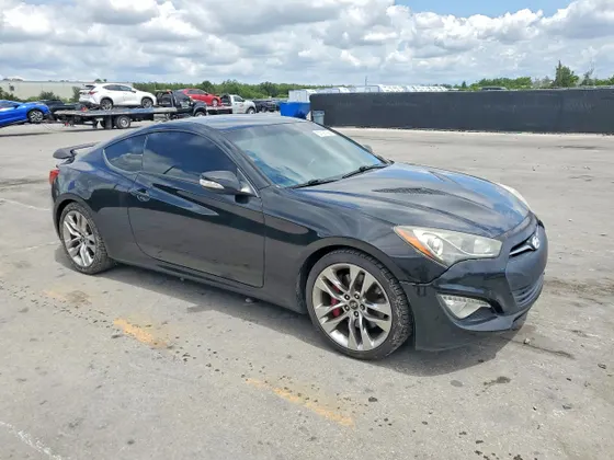 2013 Hyundai Genesis Coupe 3.8 Grand Touring