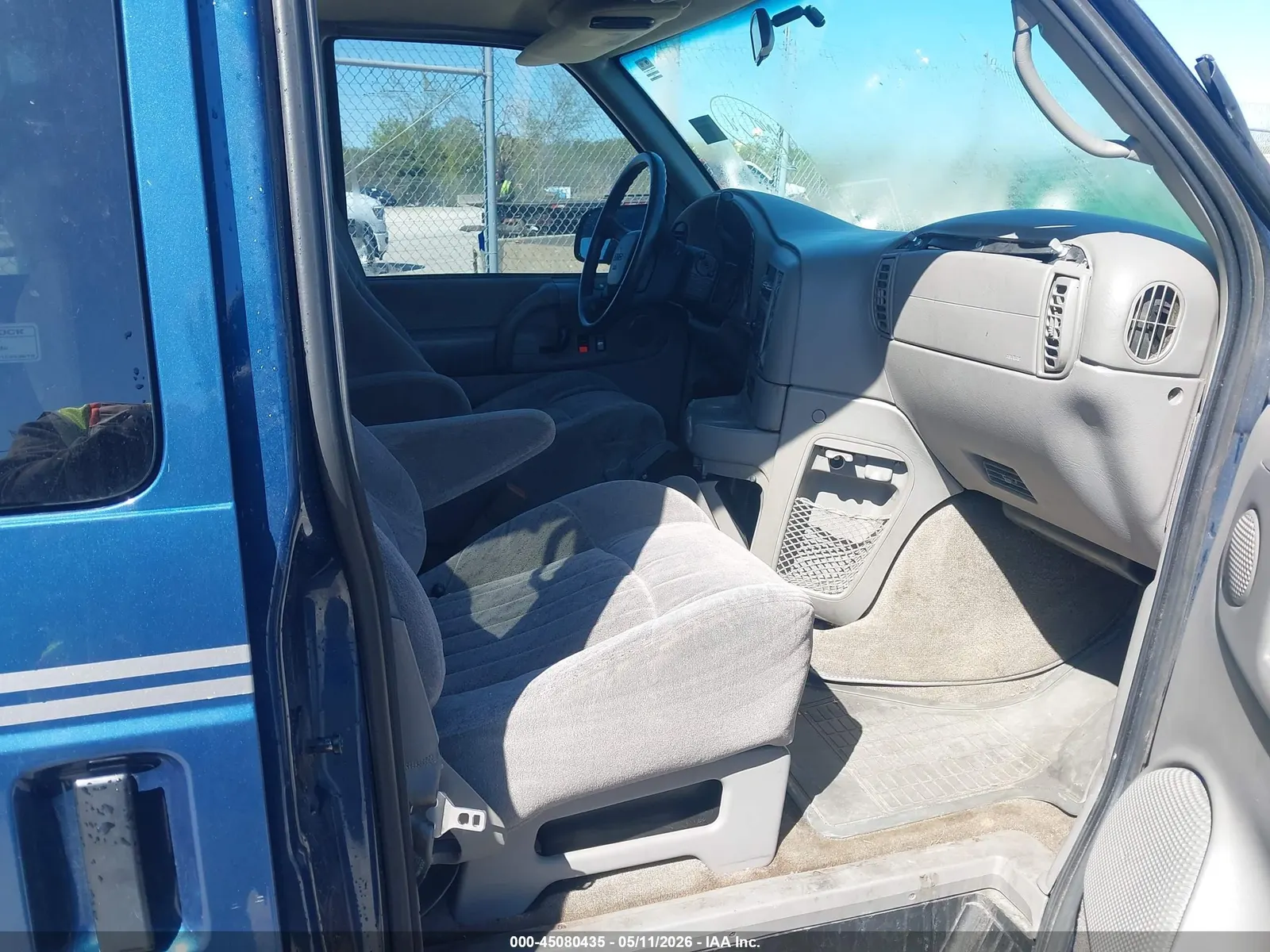2002 GMC Safari Passenger SLE