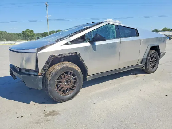2025 Tesla Cybertruck