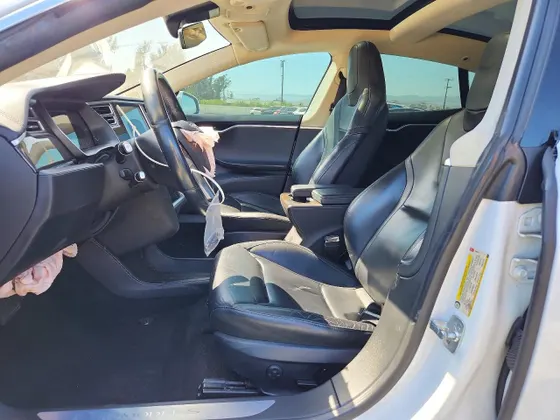 2015 Tesla Model S 85D