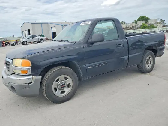 2004 GMC Sierra 1500 Work Truck