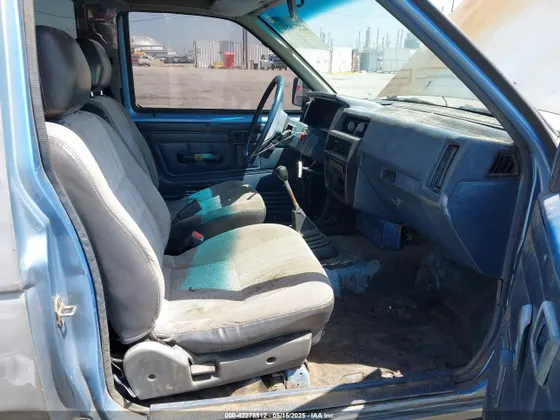 1988 Nissan Hardbody King Cab 2WD KING CAB