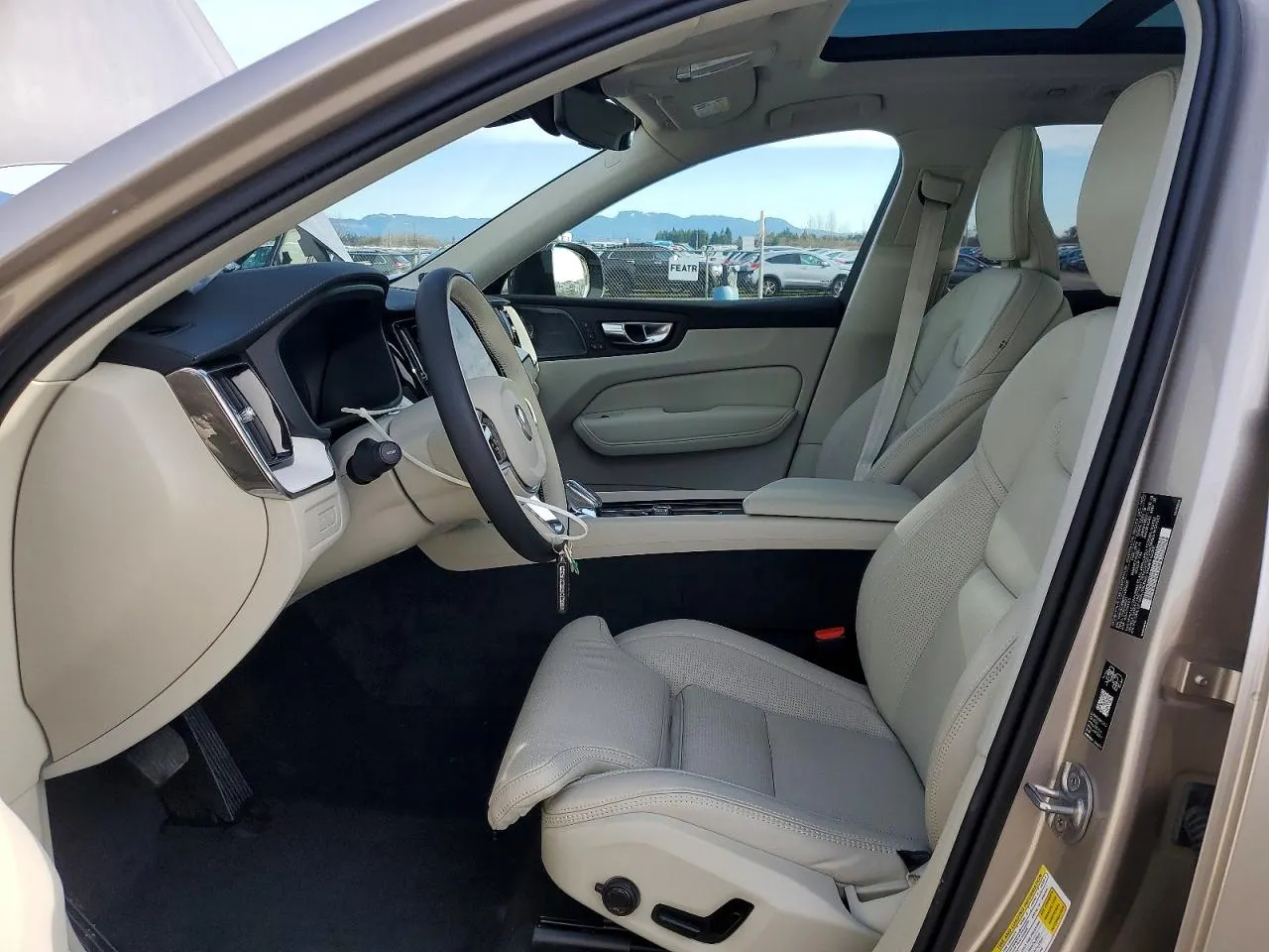 2026 Volvo XC60 Plug-In Hybrid Ultra