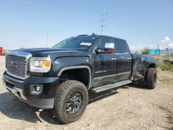 2015 GMC Sierra 3500HD available WiFi Denali