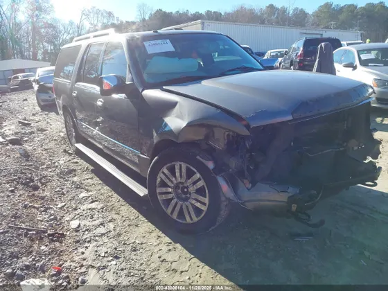 2011 Lincoln Navigator L
