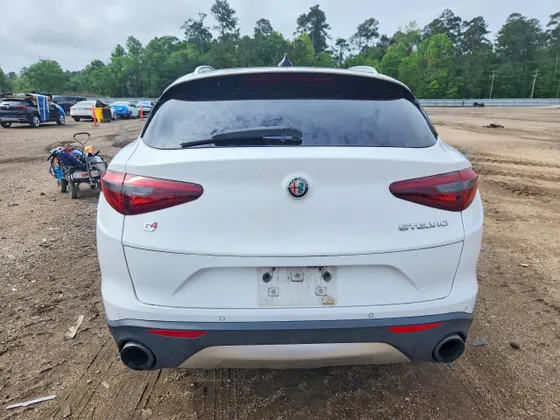 2018 Alfa Romeo Stelvio