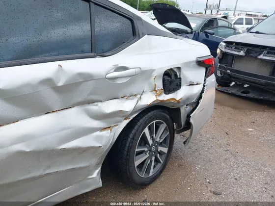 2021 Nissan Versa SV