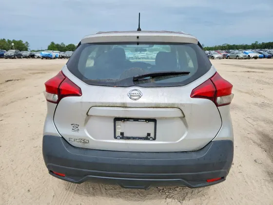 2019 Nissan Kicks SV