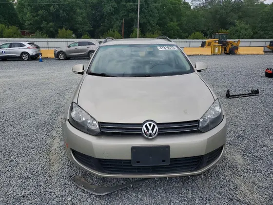 2013 Volkswagen Jetta SportWagen TDI w/Sunroof & Nav
