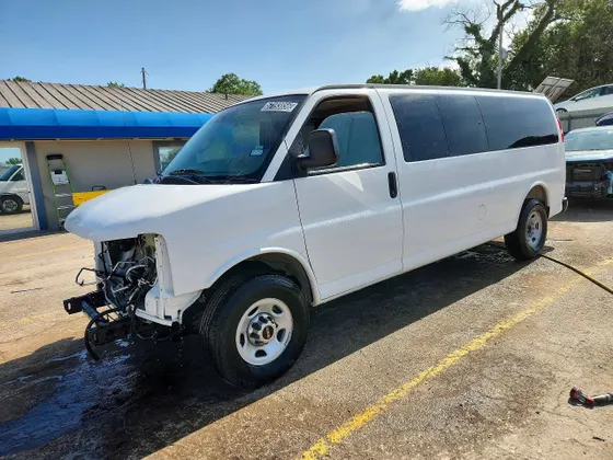 2026 GMC Savana Passenger LT