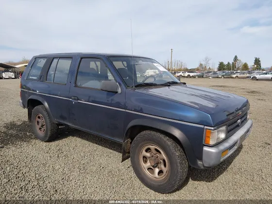 1995 Nissan Pathfinder LE