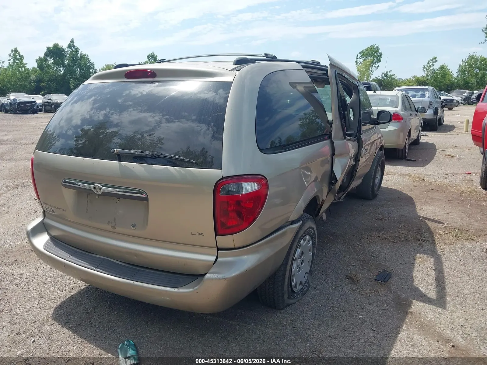 2003 Chrysler Town & Country LX