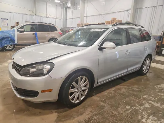 2013 Volkswagen Jetta SportWagen TDI w/Sunroof & Nav
