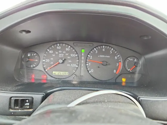 2002 INFINITI G20 Luxury