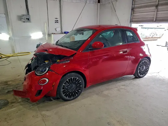 2024 FIAT 500e INSPI(RED)