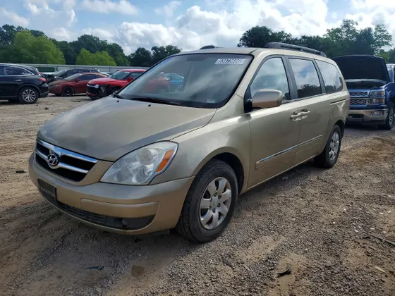2008 Hyundai Entourage GLS