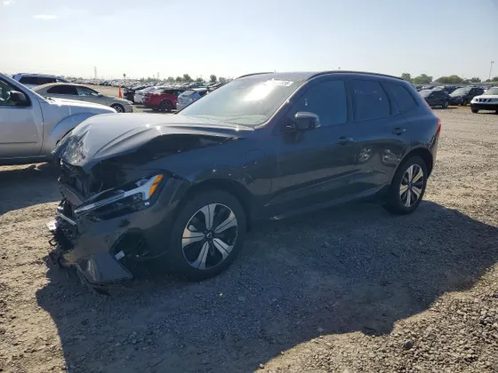 2025 Volvo XC60 Plug-In Hybrid Core