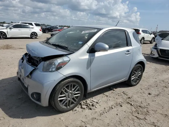 2014 Scion iQ 10 Series