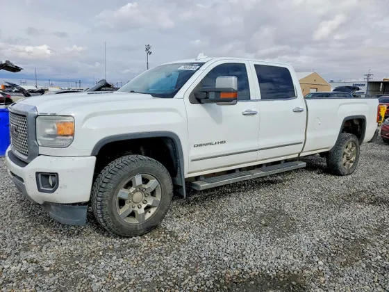 2015 GMC Sierra 3500HD Denali
