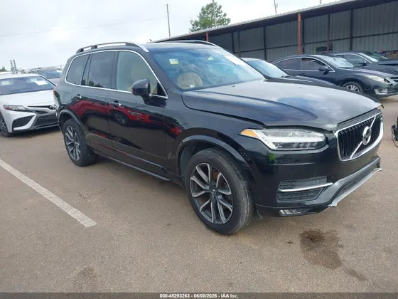 2016 Volvo XC90 T6 Momentum