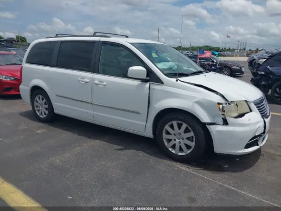 2014 Chrysler Town & Country Touring