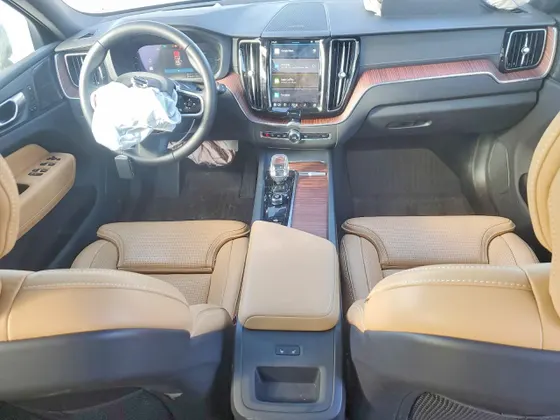 2025 Volvo XC60 Plug-In Hybrid Ultra