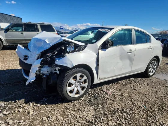 2013 Mazda Mazda3 i Sport