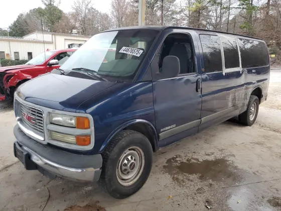 2002 GMC Savana Passenger G3500