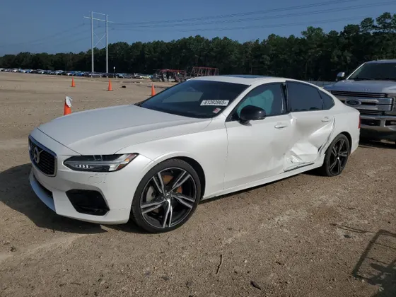 2020 Volvo S90 R-Design