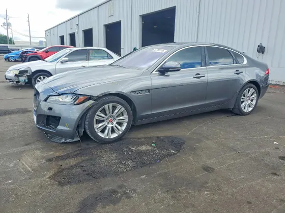 2017 Jaguar XF 35t Premium