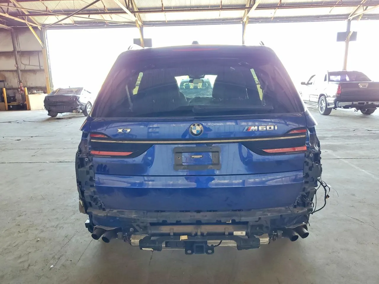 2023 BMW X7 M60i