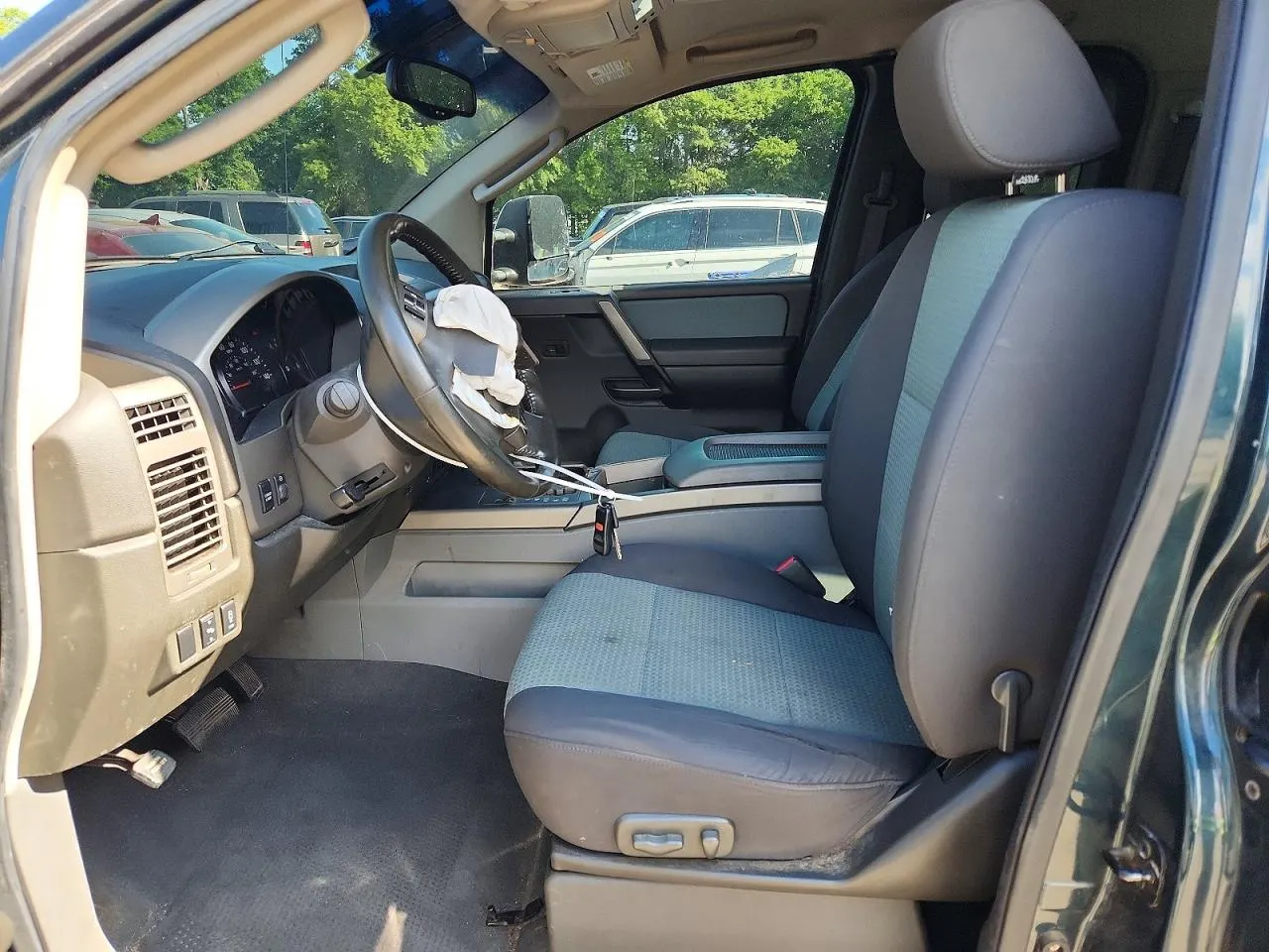 2005 Nissan Titan XE
