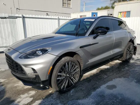 2023 Aston Martin DBX 707