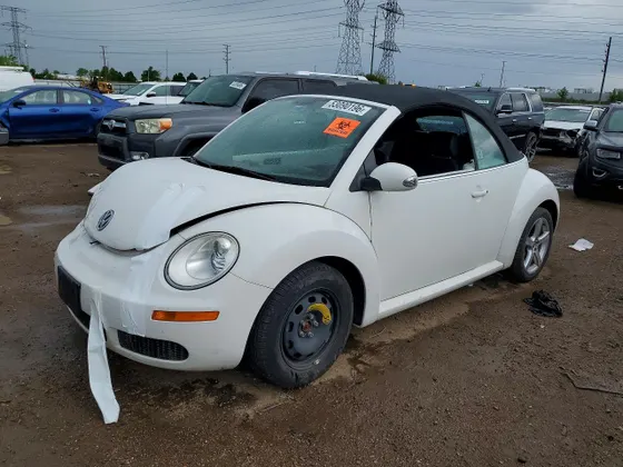 2010 Volkswagen New Beetle Convertible NEW BEETLE