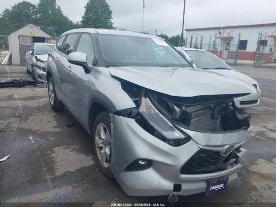 2023 Toyota Highlander LE