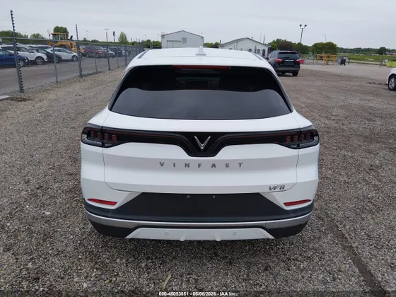 2024 VinFast VF 8 Eco