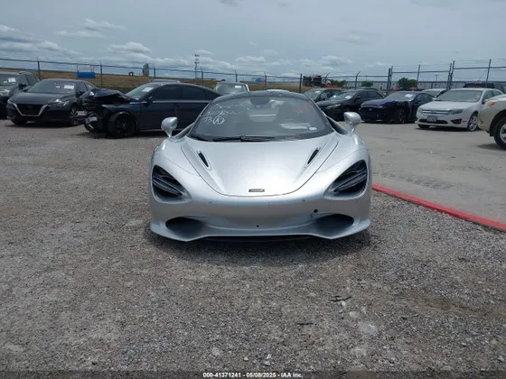 2024 McLaren 750S COUPE