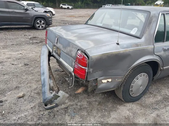 1989 Oldsmobile Delta 88 ROYALE