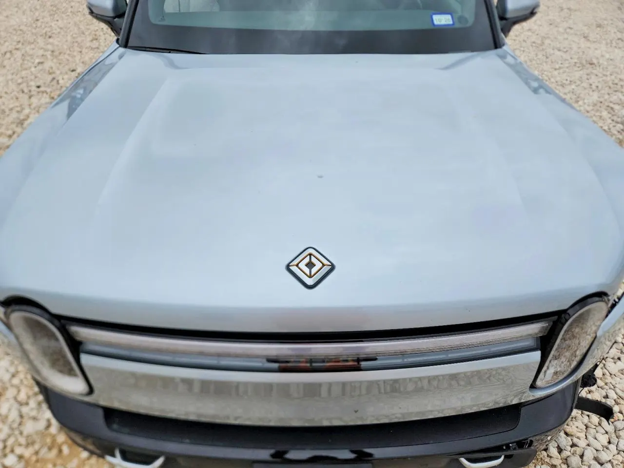 2025 Rivian R1S Adventure