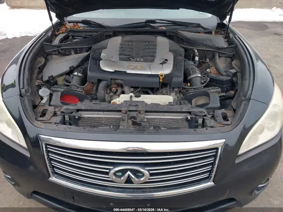 2011 INFINITI M56