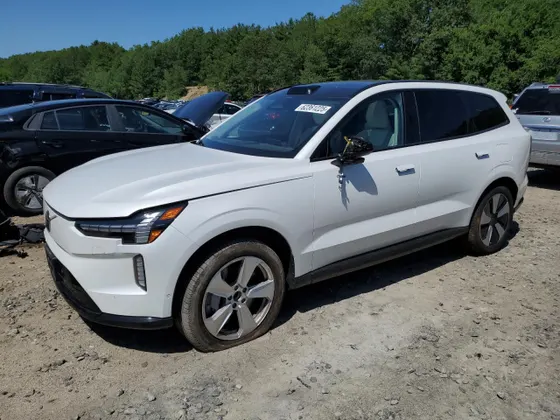 2025 Volvo EX90 PLUS
